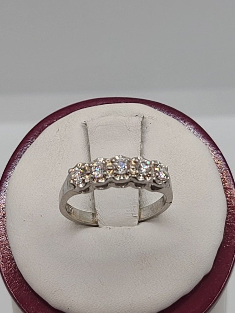 14k White Gold Diamond Wedding Band
