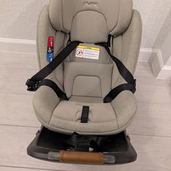 Nuna Revv Rotating Car Seat