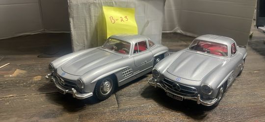 Mercedes-Benz 300SL Diecast Model Cars – Set of 2