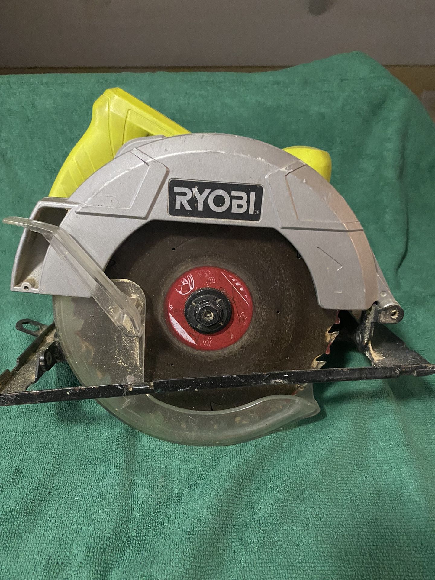 Ryobi Saw
