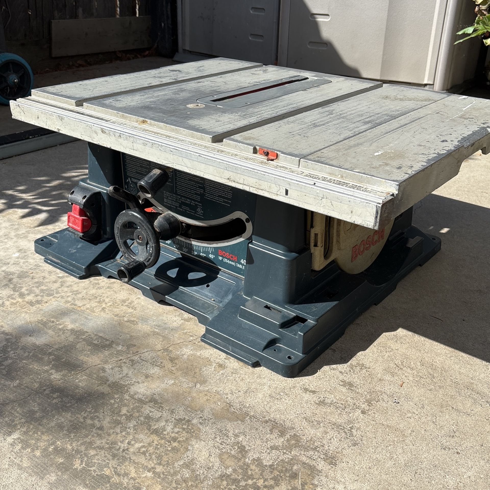 Used Bosch 4000 Table Saw Power Tool Corded