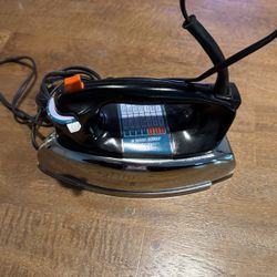 Black And Decker The Classic Iron. Works Well! Pickup Near Fairwood Library 