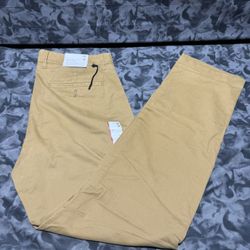 Goodfellow Pants Mens 30x30 Brown Every Wear Slim Chino Comfort Stretch  The Goodfellow Pants for men in size 30x30 are a stylish and versatile choice
