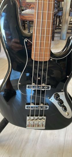 2023 Fender Fretless Jazz Bass MIM Upgraded With Org. US Made Cobalt  Chrome Pickups  Mint New Condition
