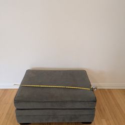 Ottoman. 3ft x 2 Ft