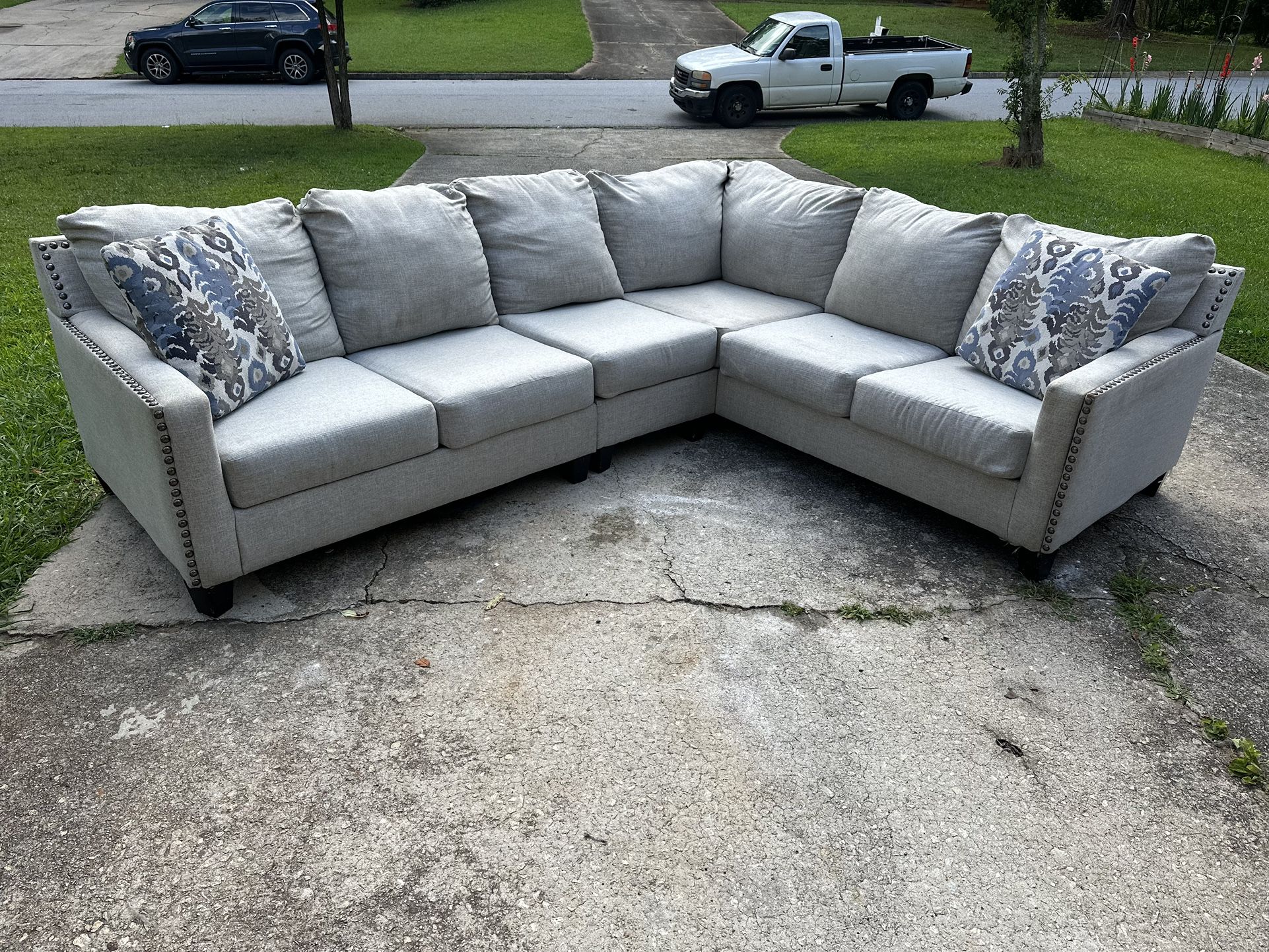 Grey Sectional With Free Delivery 🚛