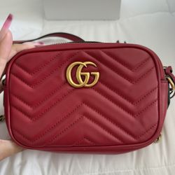 Gucci Marmont Mini Crossbody - Red 