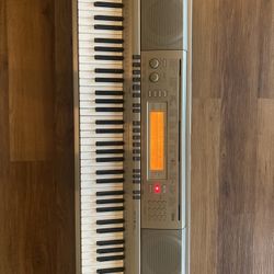 Casio WK-200 Keyboard Piano 