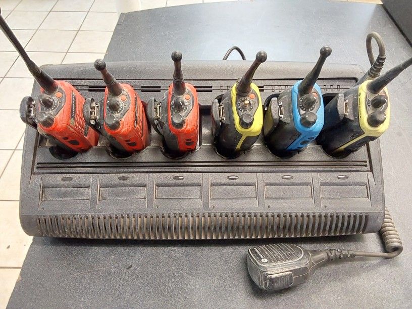 Motorola HT750 WalkieTalkies and Charging Stand