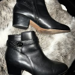COACH Patricia black leather side zip chelsea ankle boots sz 8 B US 38 EUR