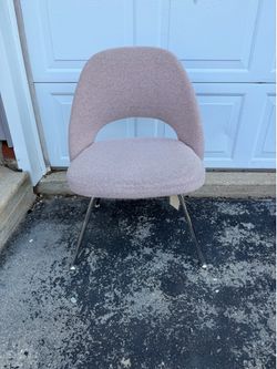 Knoll Saarinen dining room chairs
