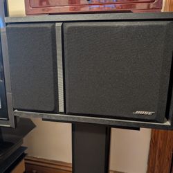 Bose 301 Speakers 4 With Stands