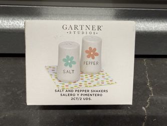 New Flower Salt & Pepper Shakers Set – Gartner Studios
