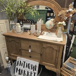 Beautiful wood buffet w/ mirror