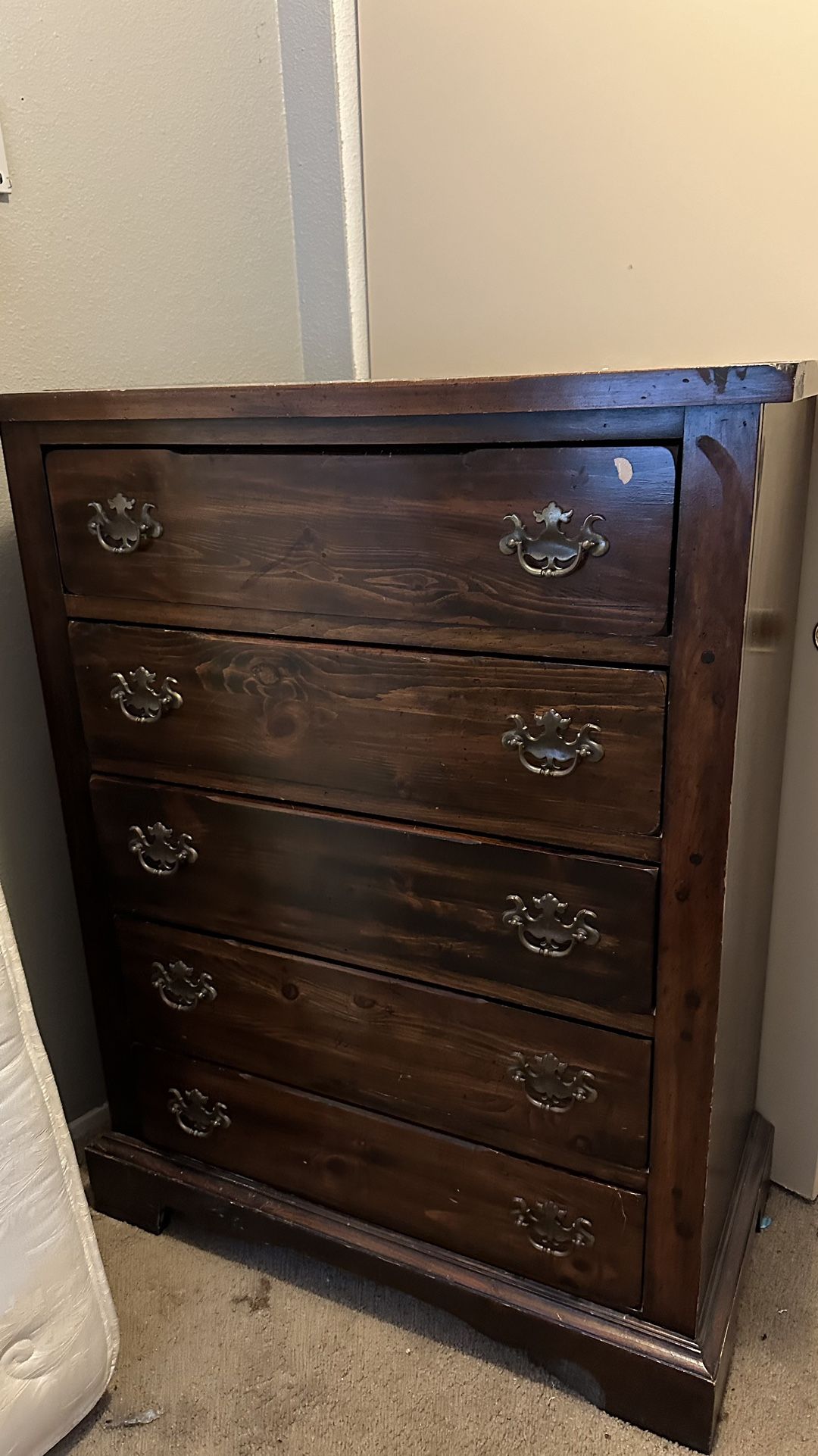 Solid Wood 5 Drawer Dresser 