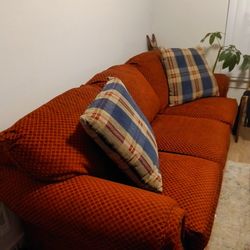  FlexSteel Couch-- Like NEW Condition