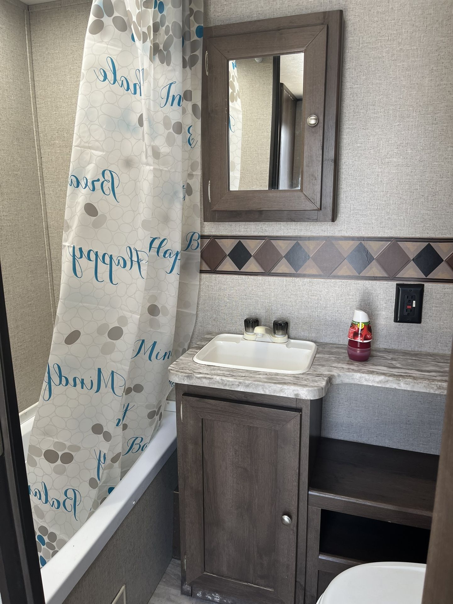 2018 Travel Trailer In Victorville Ca for Sale in Victorville, CA OfferUp