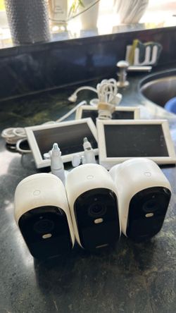 Arlo essential camera bundle + Ring doorbell