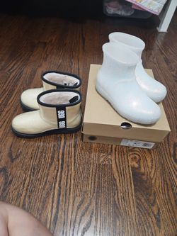 Girls Uggs Size 2