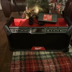 Job Site Radio Milwaukee 