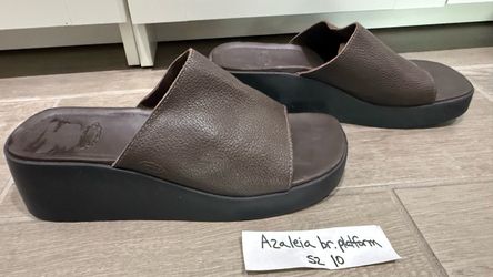 Azaleia Brown Platform Slide Sandals – Women’s Size 10