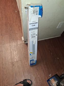 Retractable gate