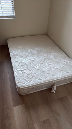 Full/Queen White Quilted Mattress