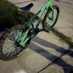 24 Inch So Cal Flyer Bike 