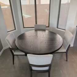 Living Spaces 60” Round Table & Chairs