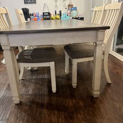 Dining Room Table With 4 Chairs 