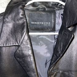 BLACK LEATHER JACKET