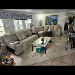 Liveing Room Recling Couch