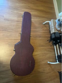 Alvarez hardshell acoustic guitar case