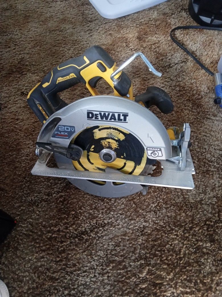 DeWalt Dcs573 Circular Saw