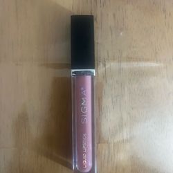 Sigma lipgloss $10