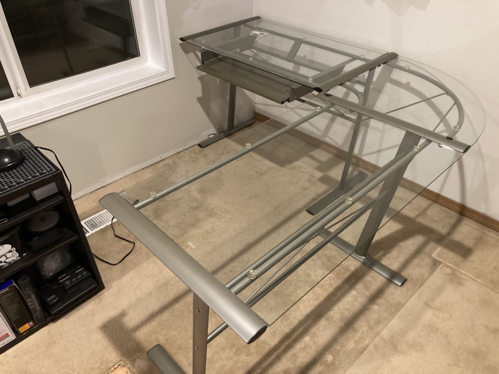 Corner Desk, Metal Frame, Tempered glass