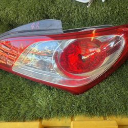 2012 Hyundai Genesis RH Side Taillight 