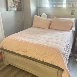Bed, NightStand & Dresser, Color Brown Beige