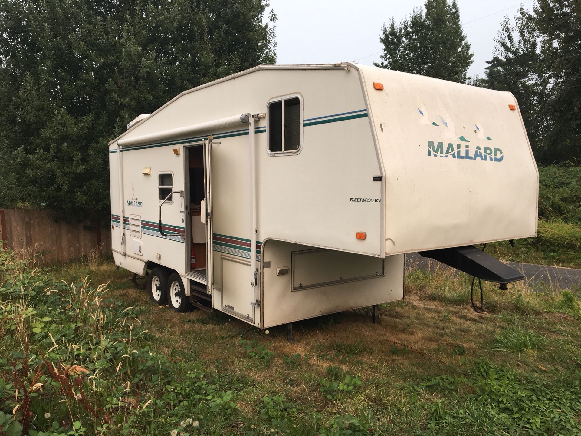 2000 Mallard 5th Wheel