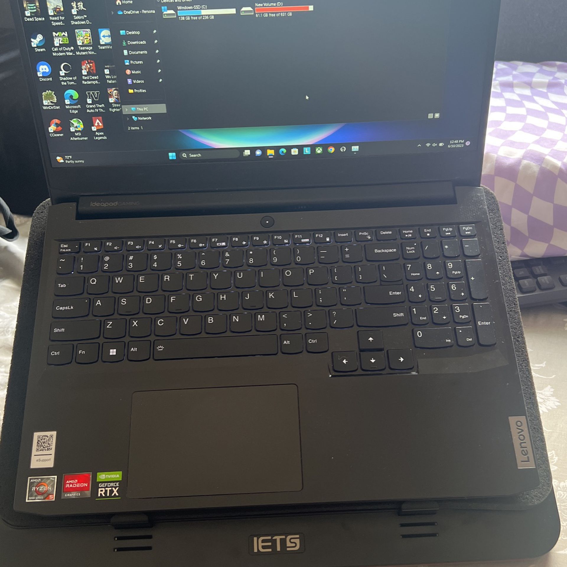 Lenovo gaming laptop + Cooling Pad 600 FIRM DO NOT ASK