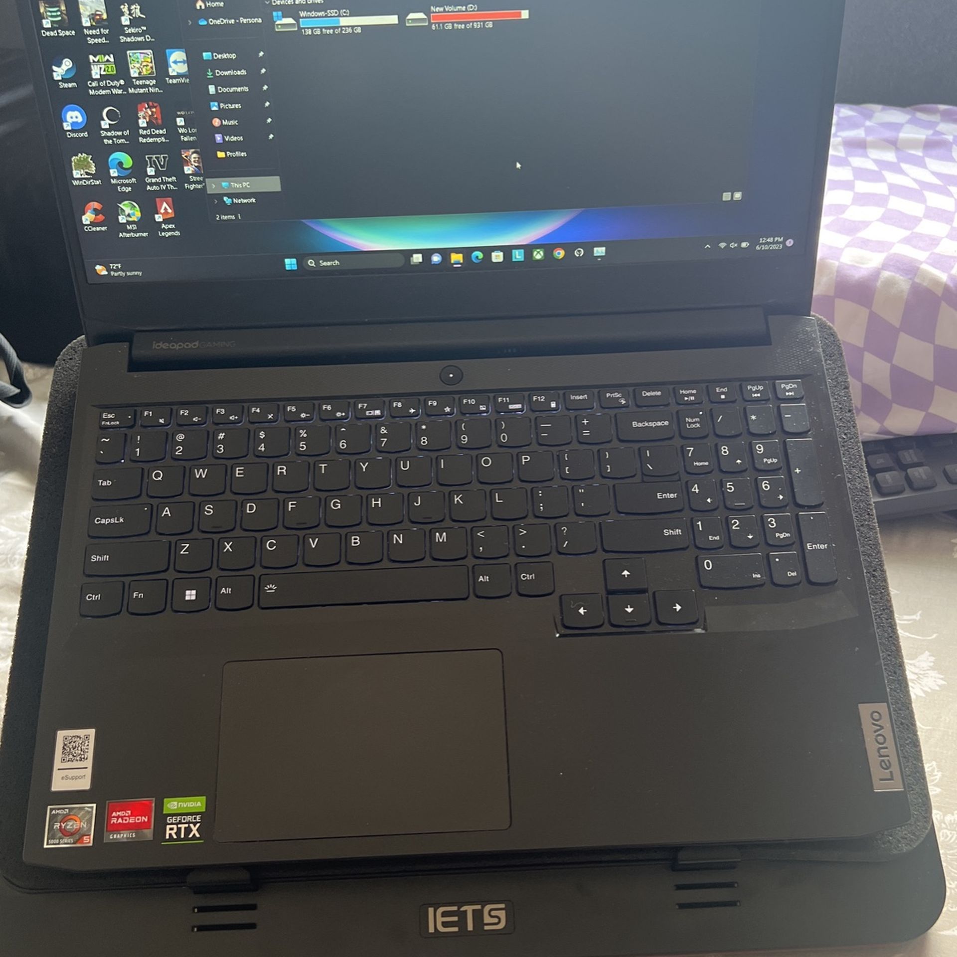 Lenovo gaming laptop + Cooling Pad 600 FIRM DO NOT ASK