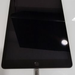 iPAD 8th Gen - 10.2 inch, WIFI, 32GB, Grey (Used, Excellent Condition)