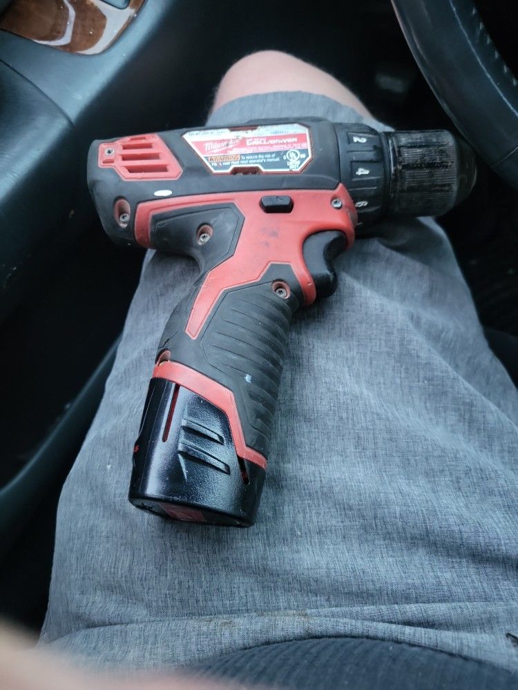 12v Milwaukee  Drill Driver With Battery 