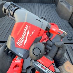 Brand New Milwaukee M18 FUEL™ Overhead Rotary Hammer Kit – Complete Set 