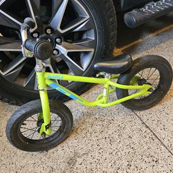 Shuffle balance bike