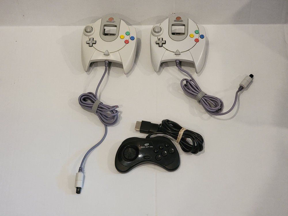 Sega Dreamcast / Saturn Controllers