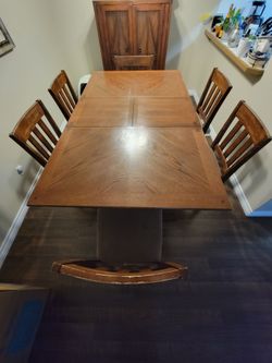Adjustable Dining Room Table