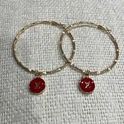 LV  HOOP  E A R R I N G S 