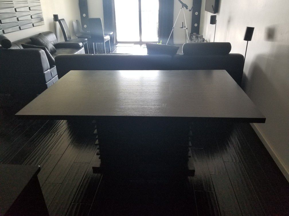 Black Modern Dining room table