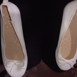 Girls cat & jack white flats 